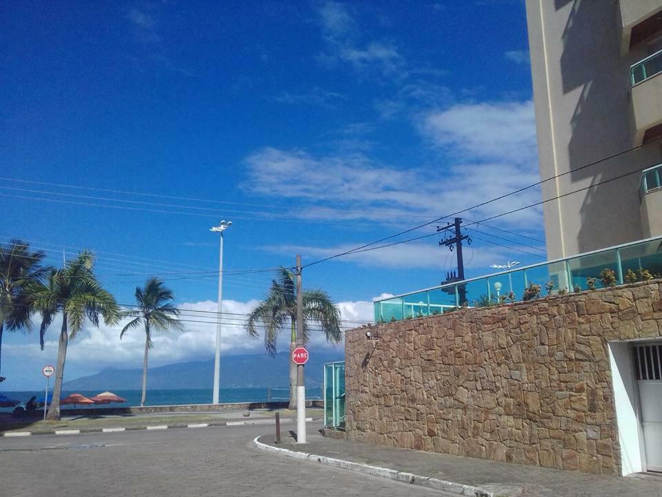 Ap Na Avenida Da Praia Caraguatatuba Exterior photo